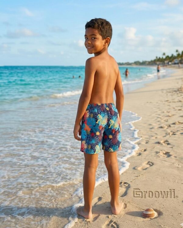 Tropi-Cool Kids' Swim Shorts P201 شورت سباحة للأطفال بنقشة استوائية