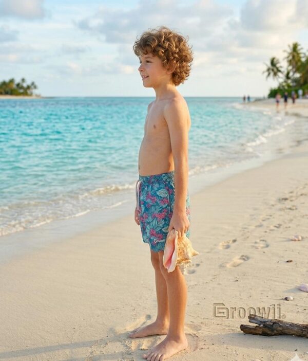 Hibiscus Breeze Kids' Swim Shorts P216 شورت سباحة للأطفال بنقشة زهور الهيبسكوس